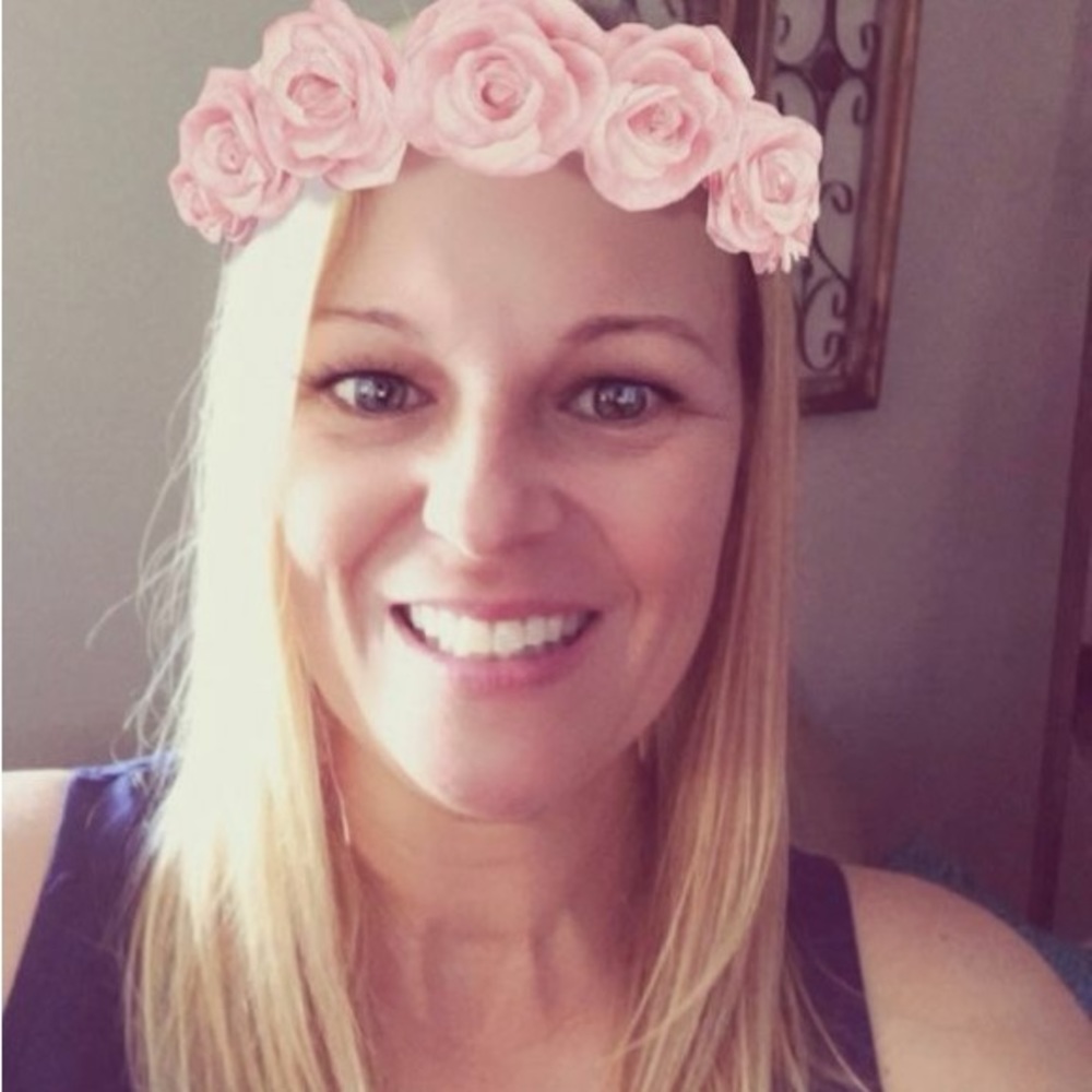 COPY - I’m LIVE!! It’s Janeen!! $5 Starts! I am closing out my closet! Come & B…